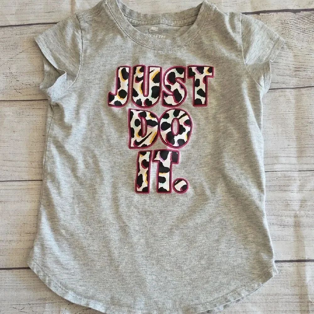 Nike Gray Short Sleeve Tee with Leopard Graphic